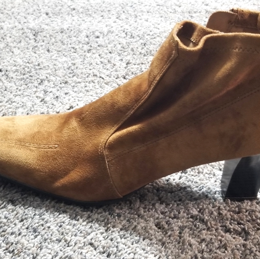 Prediction ankle boots
